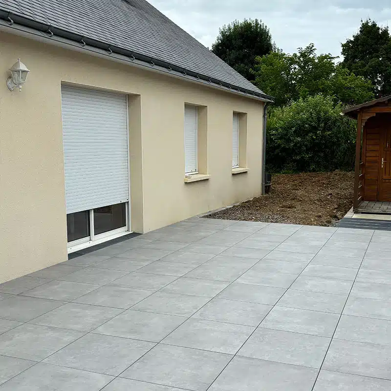 Terrasse sur plot avec notre Grès cérame fast gris