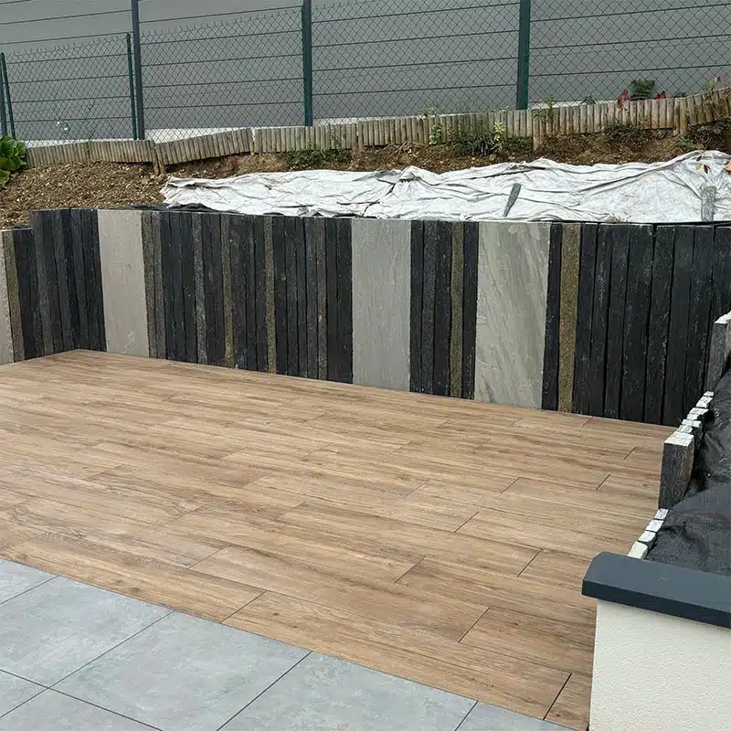 Terrasse sur plot avec notre Grès cérame Abéa miel