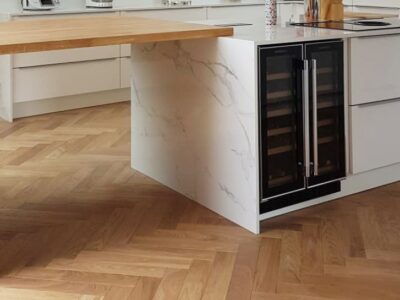 Magnifique cuisine en bâton rompus ! Inspiration cuisine en parquet chêne pure