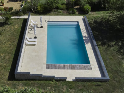 Superbe piscine en pierre naturelle
