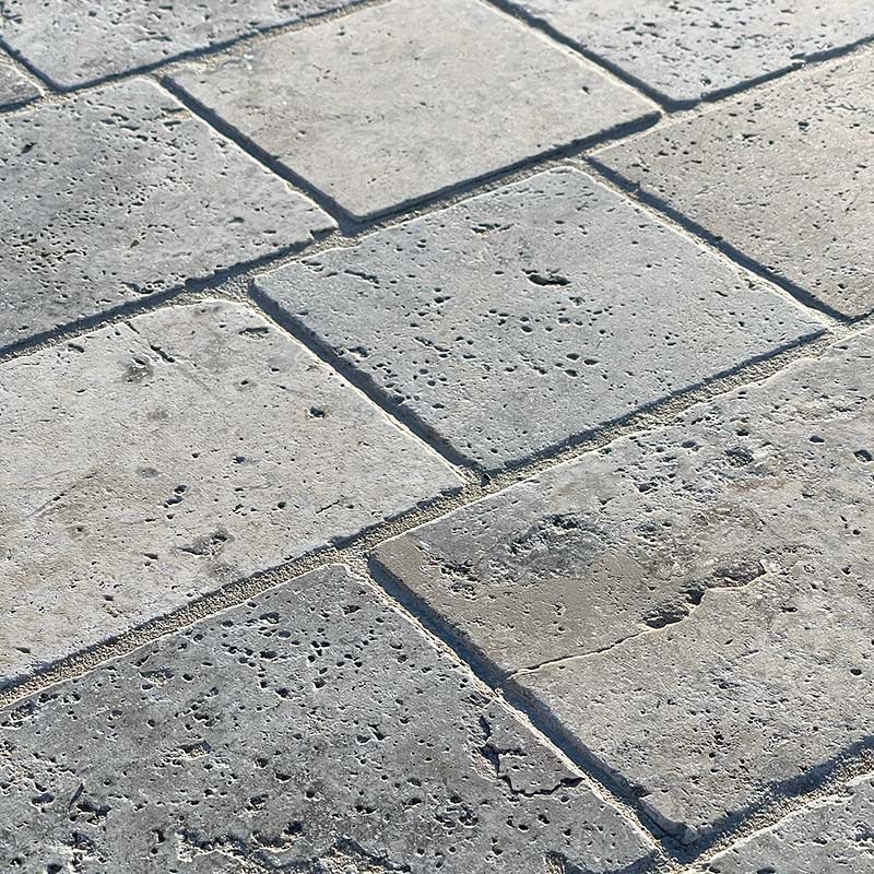 Pavés Travertin Gris 1er choix - vieilli